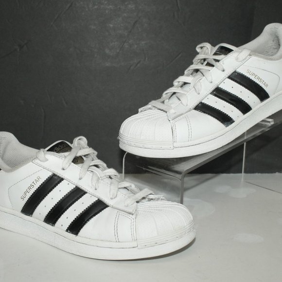 Adidas Superstar Classic Shoe Sneakers Men's 7.5  will fit Woman Size 9 - Picture 3 of 7